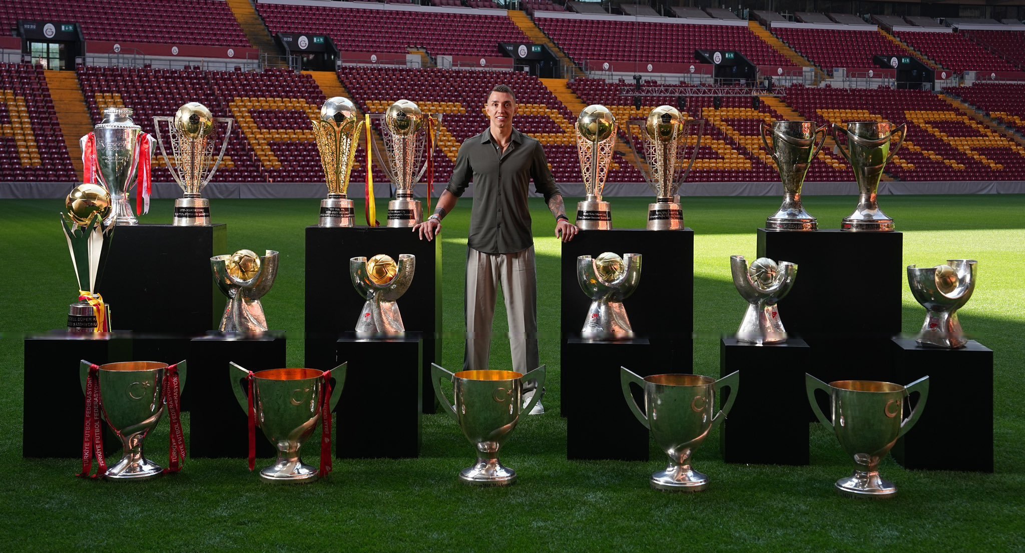 PG中国登录入口-乌拉圭强势西班牙,穆勒打破历史纪录