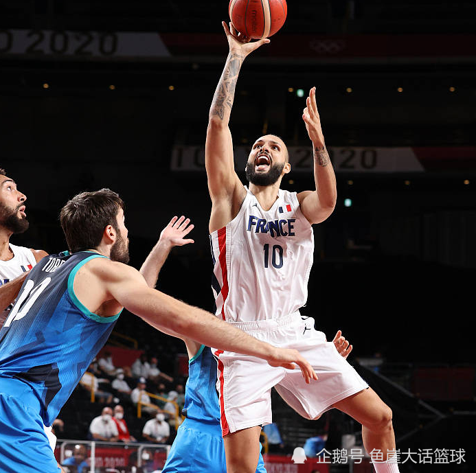 PG在线网站-中国羽毛球队逆转法国羽毛球队,陶菲克三分雨点燃全场